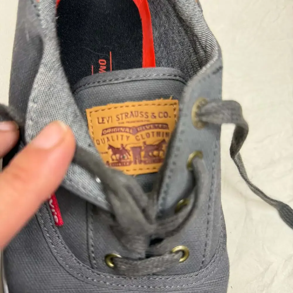 Levis levi men